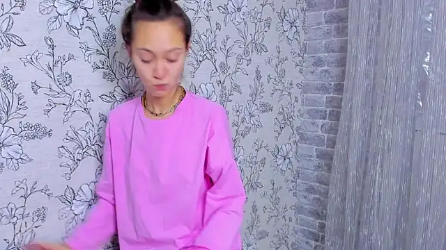 Snapshot of EllaSky_xoxo chatting on November 2025 02:56:02 AM EllaSky xoxo online show from November 2025 02:56:02 AM