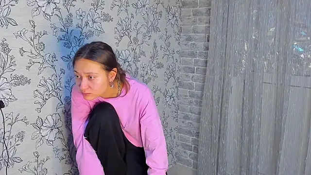 Snapshot of EllaSky_xoxo chatting on November 2025 12:55:01 AM EllaSky xoxo online show from November 2025 12:55:01 AM