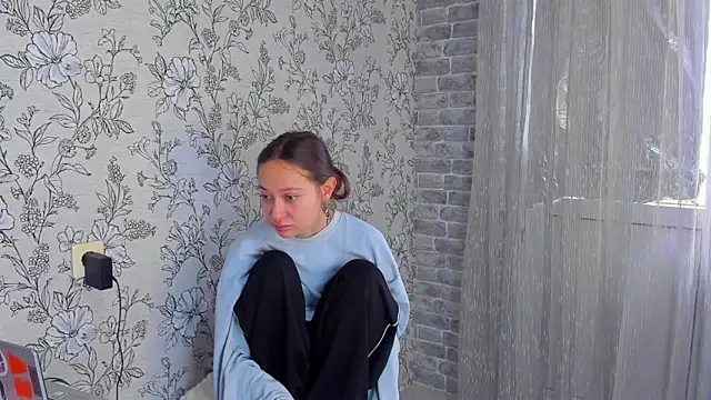 Snapshot of EllaSky_xoxo chatting on December 2025 08:30:02 AM EllaSky xoxo online show from December 2025 08:30:02 AM