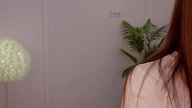 Lilly Colins online show from February 2025 05:58:01 PM