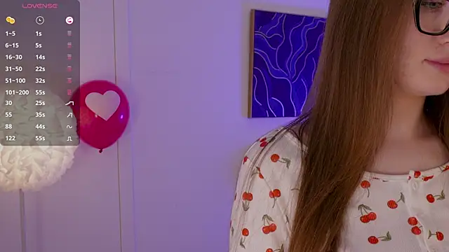 Lilly Colins online show from February 2025 07:02:01 PM