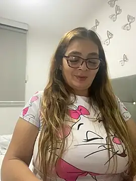 Snapshot of AntonellaAlondra4 chatting on December 2024 04:42:02 AM AntonellaAlondra4 online show from December 2024 04:42:02 AM