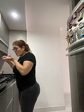Snapshot of AntonellaAlondra4 chatting on January 2025 06:24:02 PM AntonellaAlondra4 online show from January 2025 06:24:02 PM