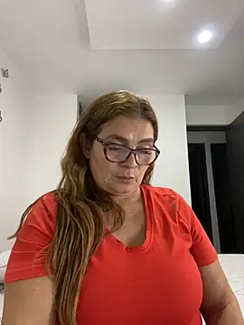 Snapshot of AntonellaAlondra4 chatting on January 2025 01:32:01 AM AntonellaAlondra4 online show from January 2025 01:32:01 AM