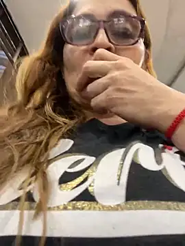 Snapshot of AntonellaAlondra4 chatting on January 2025 11:23:01 PM AntonellaAlondra4 online show from January 2025 11:23:01 PM