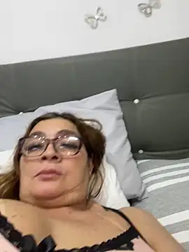 Snapshot of AntonellaAlondra4 chatting on February 2025 12:21:02 PM AntonellaAlondra4 online show from February 2025 12:21:02 PM