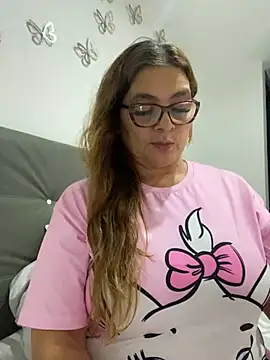 Snapshot of AntonellaAlondra4 chatting on February 2025 03:54:01 AM AntonellaAlondra4 online show from February 2025 03:54:01 AM
