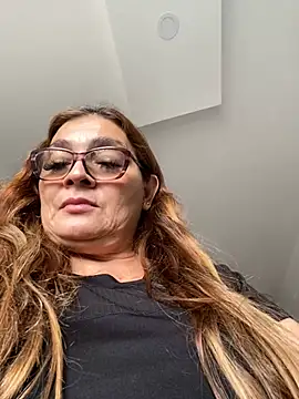 Snapshot of AntonellaAlondra4 chatting on February 2025 06:48:01 PM AntonellaAlondra4 online show from February 2025 06:48:01 PM