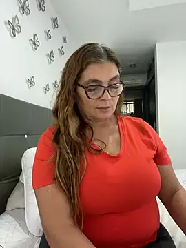 Snapshot of AntonellaAlondra4 chatting on February 2025 05:31:01 PM AntonellaAlondra4 online show from February 2025 05:31:01 PM