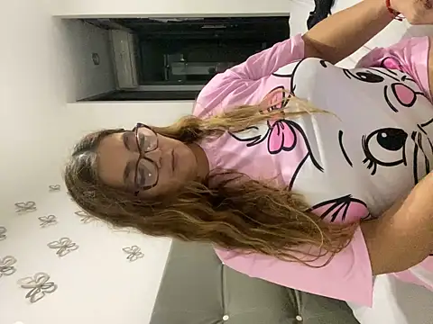 Snapshot of AntonellaAlondra4 chatting on February 2025 08:06:02 AM AntonellaAlondra4 online show from February 2025 08:06:02 AM