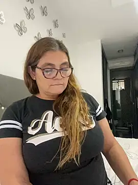 Snapshot of AntonellaAlondra4 chatting on February 2025 09:05:02 PM AntonellaAlondra4 online show from February 2025 09:05:02 PM