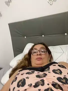 Snapshot of AntonellaAlondra4 chatting on February 2025 12:45:02 PM AntonellaAlondra4 online show from February 2025 12:45:02 PM