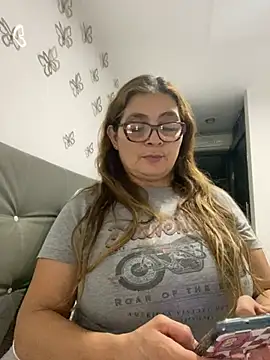 Snapshot of AntonellaAlondra4 chatting on March 2025 01:58:01 AM AntonellaAlondra4 online show from March 2025 01:58:01 AM