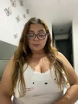 Snapshot of AntonellaAlondra4 chatting on March 2025 03:35:02 AM AntonellaAlondra4 online show from March 2025 03:35:02 AM
