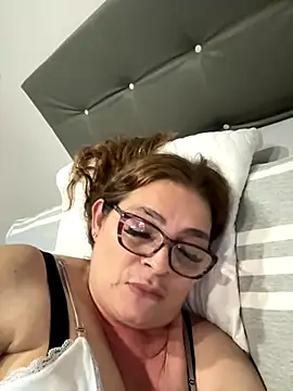 Snapshot of AntonellaAlondra4 chatting on September 2025 03:05:01 AM AntonellaAlondra4 online show from September 2025 03:05:01 AM