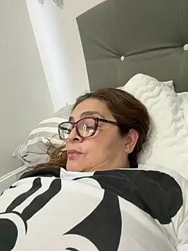 Snapshot of AntonellaAlondra4 chatting on October 2025 11:51:02 AM AntonellaAlondra4 online show from October 2025 11:51:02 AM