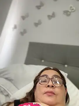 Snapshot of AntonellaAlondra4 chatting on November 2025 01:28:01 PM AntonellaAlondra4 online show from November 2025 01:28:01 PM