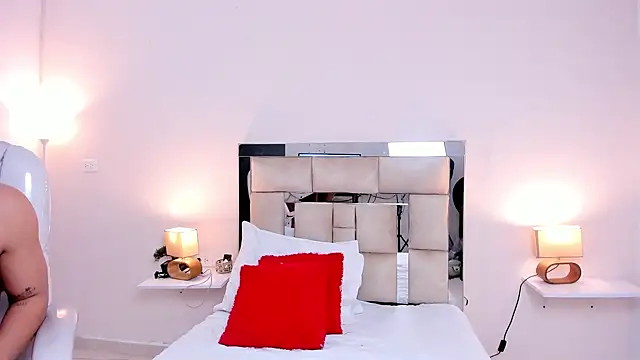 Snapshot of saraandstiven chatting on March 2025 07:04:02 AM saraandstiven online show from March 2025 07:04:02 AM