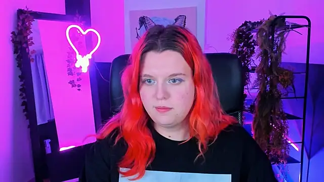 NielletaBlossom online show from February 2025 11:33:01 AM