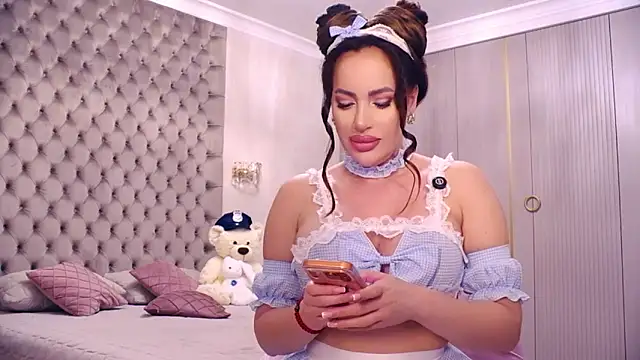 Snapshot of TianaPosh chatting on March 2026 09:43:02 PM TianaPosh online show from March 2026 09:43:02 PM