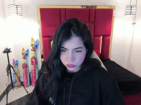 Violet m online show from October 2025 12:33:01 PM