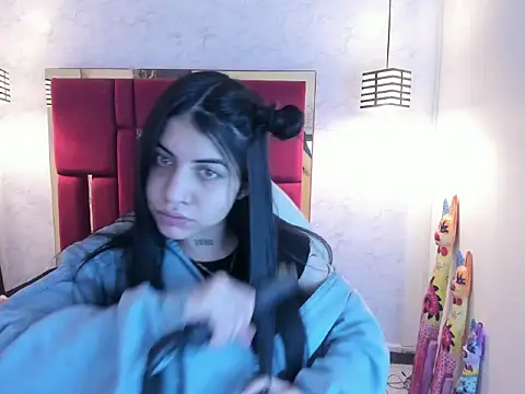 Violet m online show from October 2025 01:01:02 PM