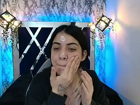 Violet m online show from November 2025 12:04:02 PM