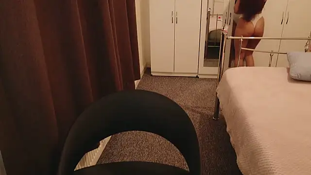 karlaolivia online show from October 2025 10:12:02 AM