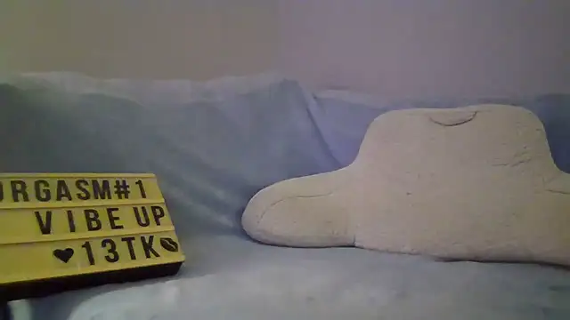 Snapshot of eddieeden chatting on December 2024 01:07:02 AM eddieeden online show from December 2024 01:07:02 AM