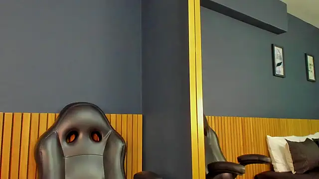 Snapshot of NathRossi chatting on February 2025 01:32:01 AM NathRossi online show from February 2025 01:32:01 AM