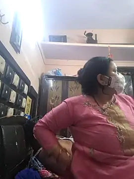 Snapshot of bobbyronak chatting on November 2025 07:16:02 PM bobbyronak online show from November 2025 07:16:02 PM