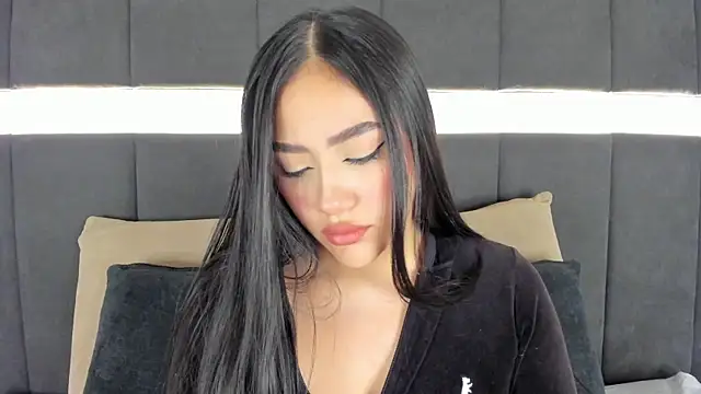 nicolle pierce online show from October 2025 01:28:02 PM