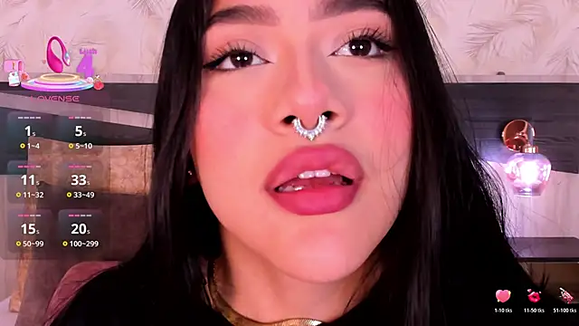 nicolle pierce online show from December 2025 12:36:02 PM