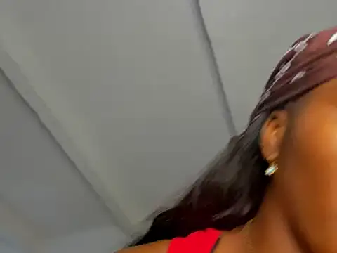Snapshot of Soy_Bella chatting on March 2025 09:05:02 PM Soy Bella online show from March 2025 09:05:02 PM