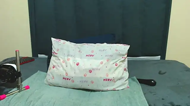 kittykhloe22 online show from July 2026 04:54:01 AM