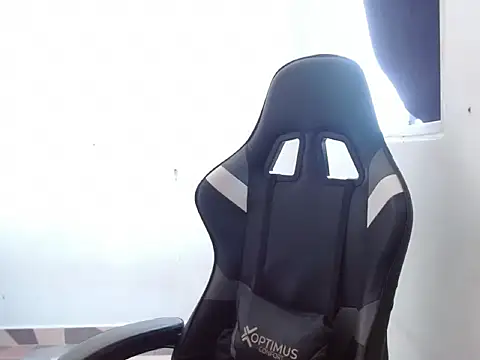 Snapshot of Hard_innocence chatting on November 2025 03:57:01 PM Hard innocence online show from November 2025 03:57:01 PM