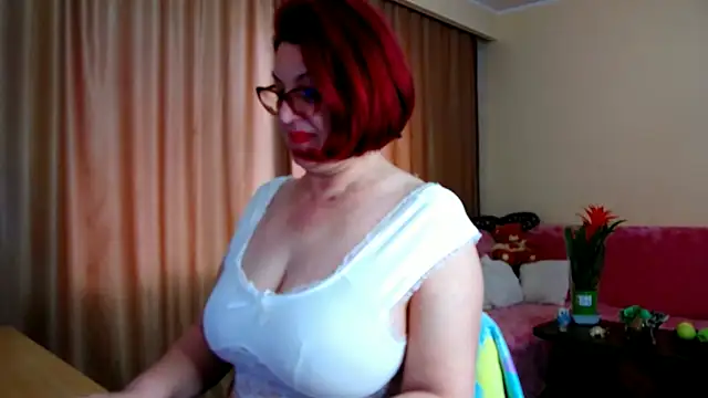 Snapshot of EdithCharm chatting on April 2026 01:42:02 PM EdithCharm online show from April 2026 01:42:02 PM