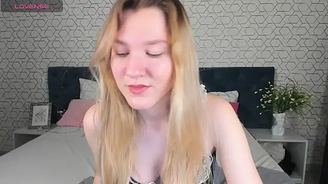 Snapshot of Mariel_Brown chatting on January 2025 11:34:02 AM Mariel Brown online show from January 2025 11:34:02 AM