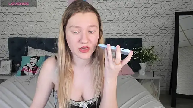 Snapshot of Mariel_Brown chatting on January 2025 06:07:01 PM Mariel Brown online show from January 2025 06:07:01 PM