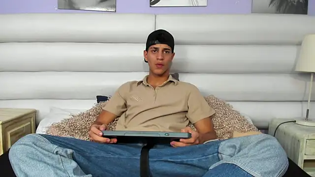 Snapshot of Tyler_Rodriguez chatting on February 2025 07:38:02 PM Tyler Rodriguez online show from February 2025 07:38:02 PM