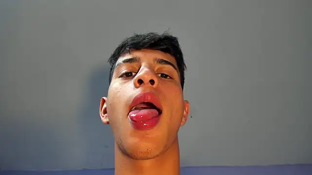Snapshot of Tyler_Rodriguez chatting on February 2025 10:42:02 PM Tyler Rodriguez online show from February 2025 10:42:02 PM