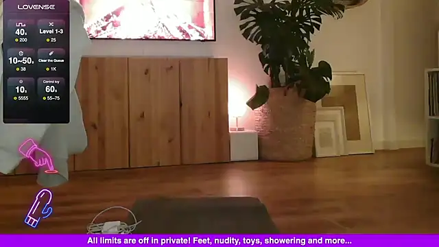 Snapshot of Francesco-ES chatting on January 2025 09:52:02 PM Francesco-ES online show from January 2025 09:52:02 PM