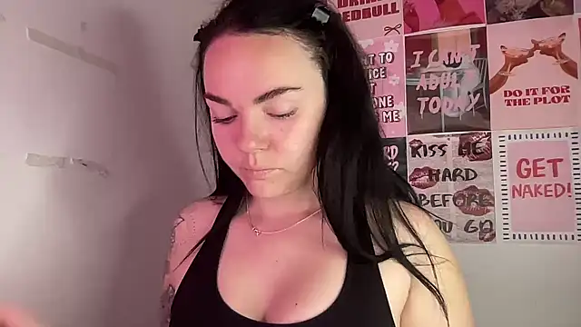 Snapshot of yorkshiregal chatting on February 2026 06:53:02 AM yorkshiregal online show from February 2026 06:53:02 AM