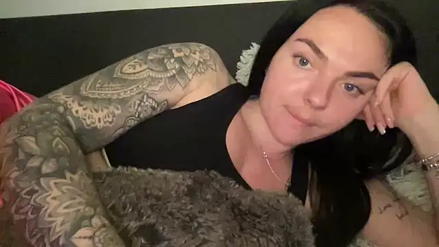 Snapshot of yorkshiregal chatting on February 2026 08:32:02 PM yorkshiregal online show from February 2026 08:32:02 PM