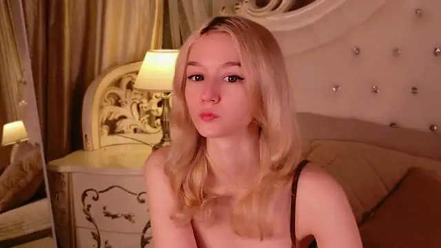 NaomiLoys online show from February 2026 11:24:01 AM