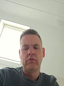 Hectorthyssen1 online show from May 2026 11:17:01 AM