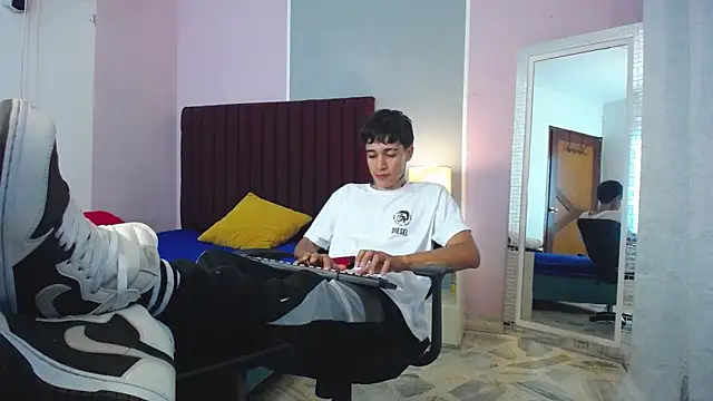 Snapshot of Zacktk7 chatting on January 2025 03:40:02 PM Zacktk7 online show from January 2025 03:40:02 PM