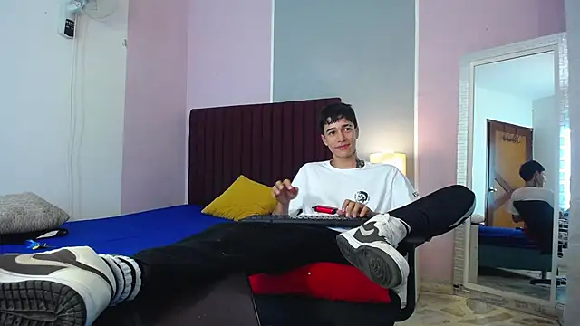 Snapshot of Zacktk7 chatting on January 2025 06:45:02 PM Zacktk7 online show from January 2025 06:45:02 PM