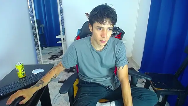 Snapshot of Zacktk7 chatting on January 2025 09:39:02 PM Zacktk7 online show from January 2025 09:39:02 PM