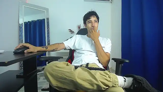 Snapshot of Zacktk7 chatting on January 2025 08:53:01 PM Zacktk7 online show from January 2025 08:53:01 PM